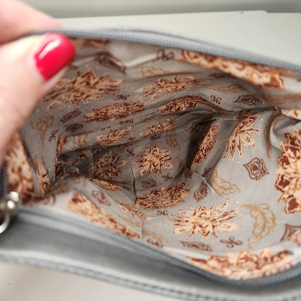 hobo grey leather distressed crossbody purse bag small compact minimalist - Picture 4 of 13